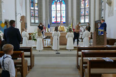 Feier der 1. Heiligen Kommunion in Sankt Crescentius (Foto: Karl-Franz Thiede)